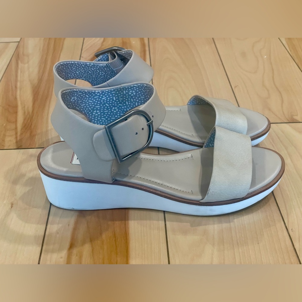 ED Ellen DeGeneres‎ 'Stella' Wedge Sandal- Size 6.5